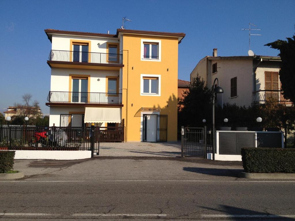 Perla Del Lago Rent Apartments Sirmione Room photo